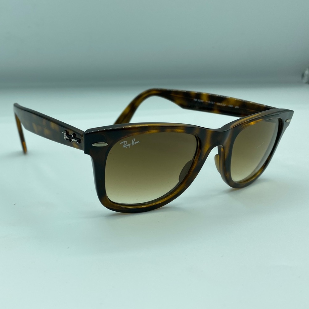 Ray-Ban Authentic